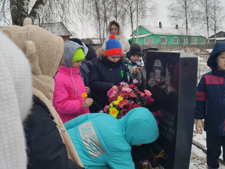 Митинг, посвященный Дню Неизвестного солдата.